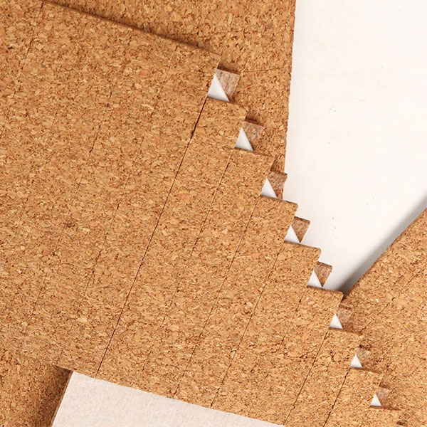 Miếng lót nút chai 18 * 18 * 3 mm có chất kết dính